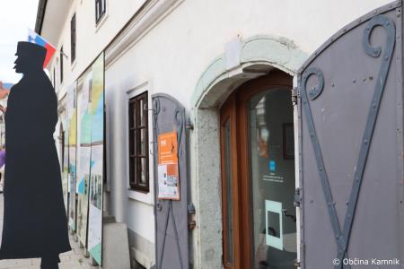 Odkritje novega doprsnega kipa generala Rudolfa Maistra v njegovi rojstni hiši (24)